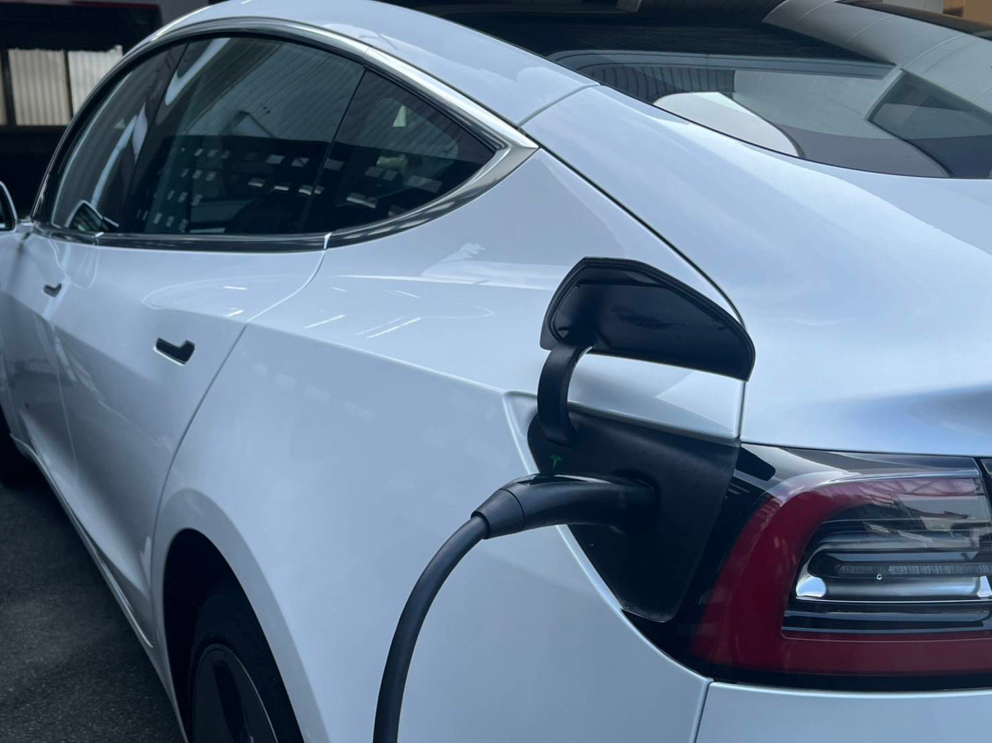 TESLA(テスラ)モデル3のレンタカーでEV(電気自動車)体験&サスティナブル観光!